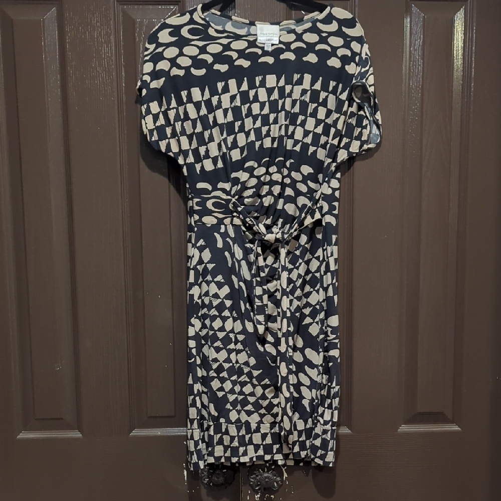 A Pea 🫛 in the Pod Maternity Geometric Black and Cream Dress